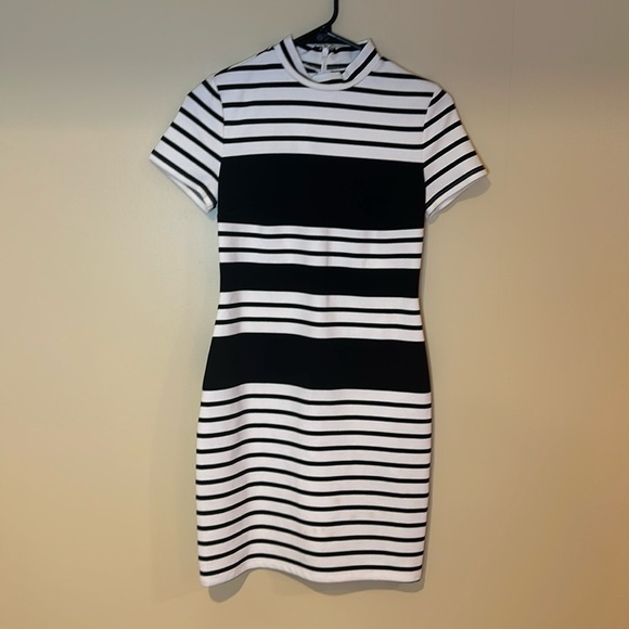 EXPRESS Black & White Striped Dress Size XS - Picture 1 of 2
